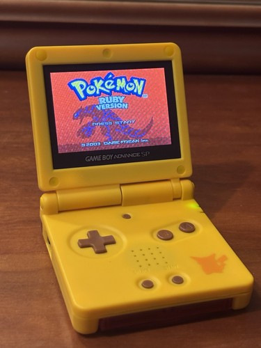 Pikachu gameboy advance - gameboy,